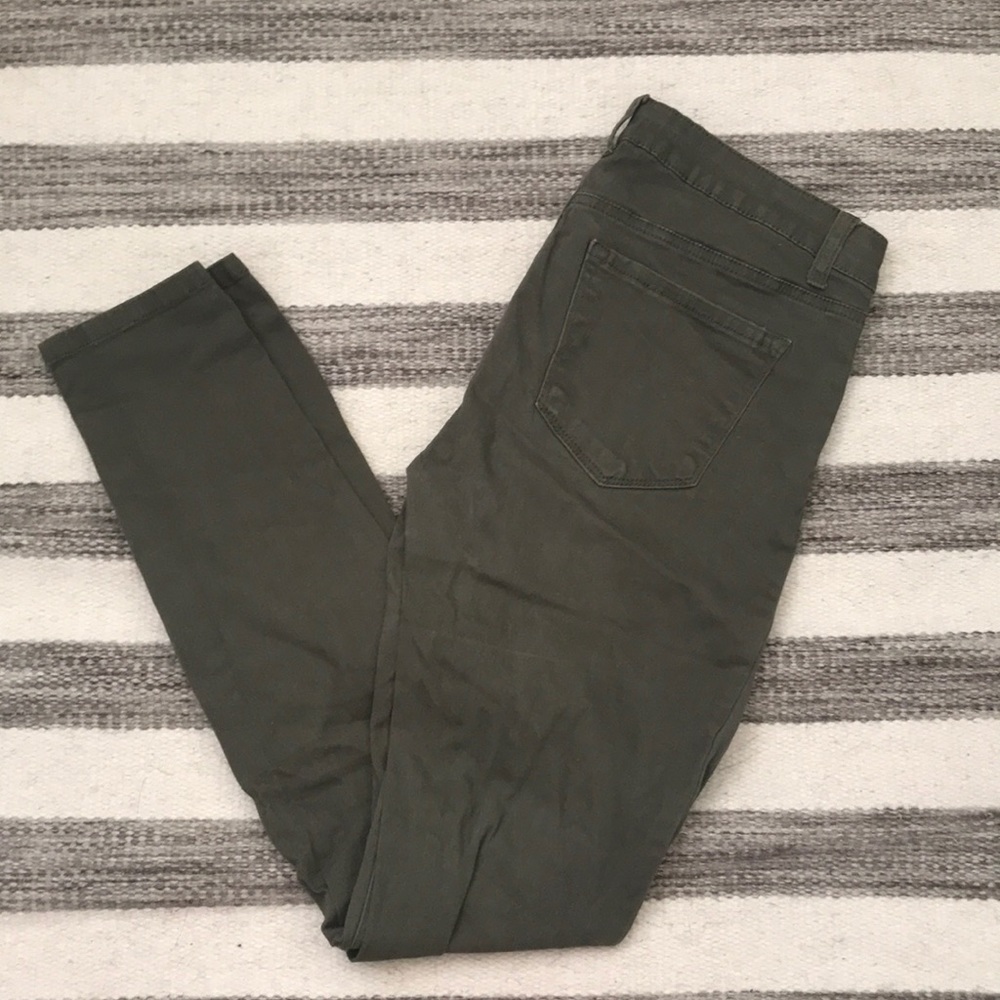🚨 SALE: Olive Skinny Jeans | 6